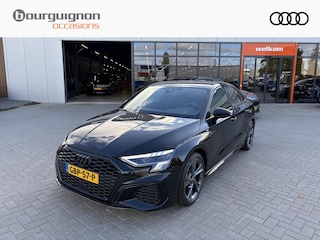 Audi A3 Limousine 30 TFSi Automaat S-Line | Zwart Optiek | LED | Keyless | Navigatiesysteem | CarPlay | Digitaal Dashboard | Adaptive Cruise | 18 Inch | 11.292 Km!!