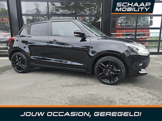 Suzuki Swift 1.0 Stijl Smart Hybr | 115PK | Nav/cam |17"lm Velgen | 6 mnd gar