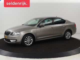 Skoda Octavia 1.0 TSI Ambition | 1e eigenaar | Stoelverwarming | Trekhaak | Verwarmde voorruit | DAB | Navigatie | Parkeerhulp | Climate control | Cruise control | Getint glas