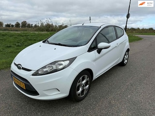 Ford Fiesta 1.25 Limited incl gloednieuwe apk en garantie !