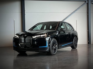 BMW iX XDrive40 High Executive Panodak Sky Lounge, Apple Car Play, Leder, LED