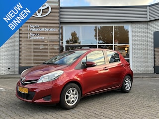 Toyota Yaris ASPIRATION CLIMA NAVI TREKHAAK BLUETOOTH CAMERA LM-VELGEN ALL-SEASONS RADIO/CD-SPELER NL-AUTO DEALER-ONDERHOUDEN