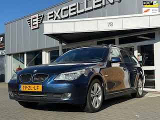 BMW 5-serie Touring 525xd Business Line | Leder | Panoramadak