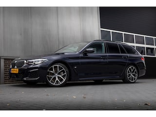 BMW 5-serie Touring 520d 191 pk High Executive M-Sportpakket / Facelift/ Sport-Stoelen/ Stoel.Verw/ Adap.Cruise/ Stuur.Verw/ Apple-Carplay/ Camera/ 19 '' LMV