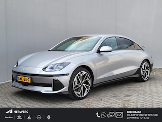 Hyundai Ioniq 6 Lounge 77.4 kWh Automaat / 100% SOH / Origineel NL Auto / Afn. Trekhaak 1.500 kg / Navigatie / Bose audio / Headup Display / Stuur-, voorstoel- en achterbankverwarming / Stoelventilatie / Android Auto / Apple Carplay /