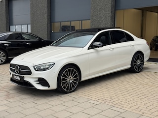 Mercedes-Benz E-klasse 300 e 4MATIC AMG Line | E300 Hybride | Pano | Matrix LED | Burmester | Night | Keyless | Adapt. Cruise | Trekhaak | 20 Inch | 360 | Carplay | DAB | Trekhaak | Sfeer | Dodehoek | Lane Assist | BTW | Dealer Onderhouden | Garantie