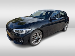 BMW 118i High Exe. M Sport / Leder / Navigatie / Parkeerhulp V+A / 18'' / Sportstoelen / Stoelverwarming / DAB / Cruise Control