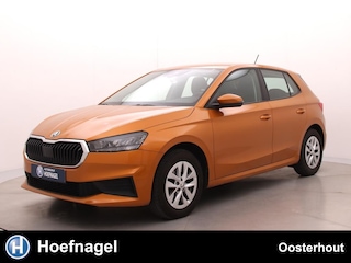Skoda Fabia 1.0 TSI Ambition Automaat | Trekhaak | Adaptive Cruise Control | Parkeersensoren | Apple CarPlay | Stoelverwarming