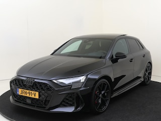 Audi A3 2.5 TFSI quattro | Panoramadak | RS-schaalstoelen | Head-op display | RS-sportuitlaat | SONOS audio | Parkeerassistent | Dodehoek detectie |