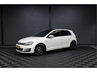 Volkswagen Golf 2.0 TSI GTI | Leer | Panorama-dak | Clubsport demper | 19 inch velgen | Unike Kleur | Ned. Auto |