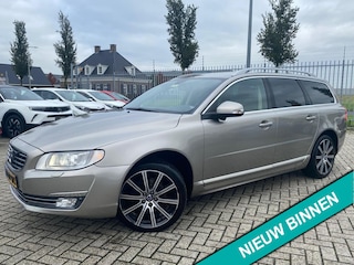 Volvo V70 200pk Automaat Leder Navi Xenon Trekhaak 1800kg. Youngtimer