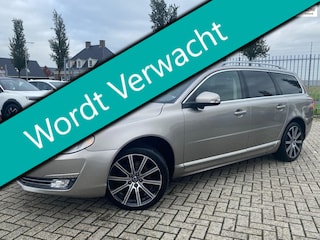 Volvo V70 200pk Automaat Leder Navi Xenon Trekhaak 1800kg. Youngtimer