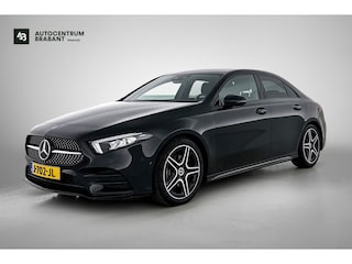 Mercedes-Benz A-klasse 200 Business AMG (SFEERVERLICHTING, CARPLAY, CAMERA, STOELVERWARMING, 1e EIGENAAR, GOED ONDERHOUDEN)