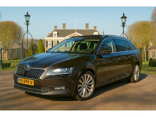 Skoda Superb Combi 2.0 TDI Style Business | NL-AUTO! | TREKHAAK | LEDER | DEALER OH! | ELEKTR. STOEL + MEMORY | CRUISE | CAMERA | PRACHTIGE STAAT!