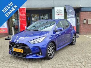 Toyota Yaris 1.5 VVT-i 125PK DYNAMIC LED KEYLESS 16'' LM-VELGEN CAMERA AIRCO AD-CRUISE BLUETOOTH APPLE/ANDROID NL-AUTO
