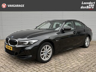 BMW 320e PHEV AUTOMAAT | Navigatie GROOT scherm | Cruise | Climate | Leder | Camera | Apple Carplay/Android Auto