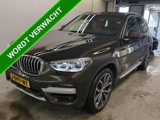 BMW X3 xDrive30e eDrive Edition Panoramadak / Trekhaak / Leder-Sport / Pdc+Camera / Stoel-Stuurverwarming / Harman Kardon / NL auto /