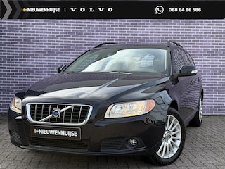 Volvo V70 2.5T Momentum | Young timer! | Stoelverwarming | Trekhaak | Leder | elektrisch bedienbare achterklep | 6 CD wisselaar |