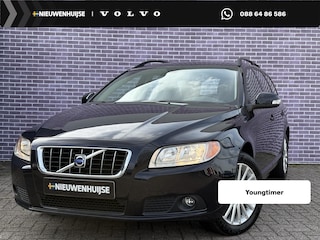 Volvo V70 2.5T Momentum | Young timer! | Stoelverwarming | Trekhaak | Leder | elektrisch bedienbare achterklep | 6 CD wisselaar |