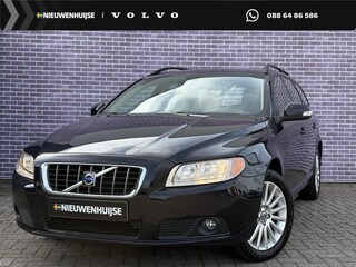 Volvo V70 2.5T Momentum | Young timer! | Stoelverwarming | Trekhaak | Leder | elektrisch bedienbare achterklep | 6 CD wisselaar |