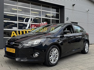 Ford Focus 1.6 EcoBoost - Navigatie I Titanium I Airco I PDC I Sport velgen I Dealer onderhouden