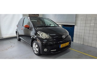 Toyota Aygo 1.0 VVT-i Dynamic Orange