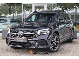 Mercedes-Benz GLB 180 AMG-Line | Pano | Trekhaak | Multibeam | Sfeer | Memory | Keyless | Stoelverwarming | Virtual | Navigatie