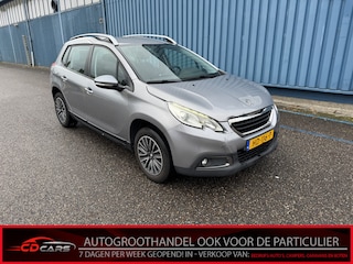 Peugeot 2008 1.2 PureTech Active Clima, Navi, Parkeersensoren, Cruise control, Mistlamp, Radio Bij de verkoop van gebruikte voertuigen door CD-Cars wordt geen standaard garantie verstrekt. De koper aanvaardt het voertuig in de staat waarin het zich bevindt op het moment van aankoop