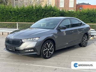 Skoda Octavia Sportline iV 204PK PHEV | Head-up display | Stoelverwarming voor en achter | ACC | Achteruitrijcamera