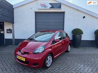 Toyota Aygo 1.0-12V Aspiration Red