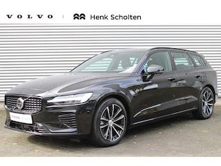 Volvo V60 2.0 T6 Plug-in hybrid AWD Plus Dark | Lichtmetalen Velgen 6-Spaaks 19" | Lederen Bekleding | Rondomzicht Camera | Trekhaak Elektrisch Uitklapbaar | Verwarmbare Voorruit | Premium Audio by Harman Kardon |  Elektrisch Verstelb. Bestuurdersstoel Met Geheugen | Electronic Climate Controle | Voorstoelen Verwarmd En Elektrische Lendesteunen |