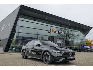 Mercedes-Benz A250e AMG 218pk Hybrid Panoramadak Night pakket Widescreen Sfeerverlichting 19" LMV NLauto