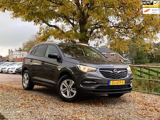 Opel Grandland X 1.2 Turbo Business + | NAP | Leder + Lane assist + Navi + Clima nu €12.750,-!!