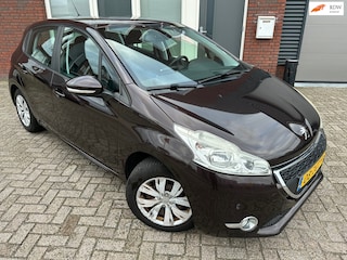 Peugeot 208 1.2 VTi Envy / Navi / PDC / Airco / NAP