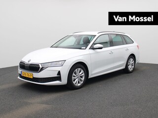 Skoda Octavia Combi 1.5 TSI MHEV Business Edition Metallic lak | Donker getint glas achter | Travel Assist Pakket | Comfort Pakket | Wegklapbare trekhaak | Navigatie Pakket