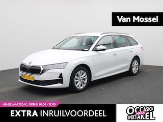 Skoda Octavia Combi 1.5 TSI MHEV Business Edition Metallic lak | Donker getint glas achter | Travel Assist Pakket | Comfort Pakket | Wegklapbare trekhaak | Navigatie Pakket