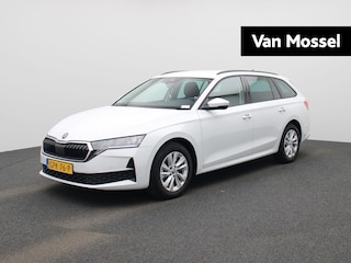 Skoda Octavia Combi 1.5 TSI MHEV Business Edition Metallic lak | Donker getint glas achter | Travel Assist Pakket | Comfort Pakket | Wegklapbare trekhaak | Navigatie Pakket