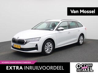 Skoda Octavia Combi 1.5 TSI MHEV Business Edition Metallic lak | Donker getint glas achter | Travel Assist Pakket | Comfort Pakket | Wegklapbare trekhaak | Navigatie Pakket