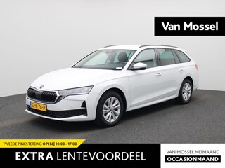 Skoda Octavia Combi 1.5 TSI MHEV Business Edition Metallic lak | Donker getint glas achter | Travel Assist Pakket | Comfort Pakket | Wegklapbare trekhaak | Navigatie Pakket