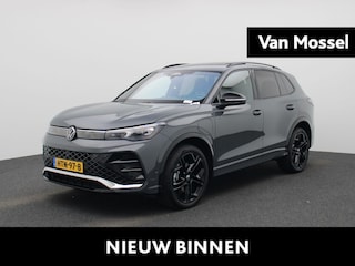 Volkswagen Tiguan 1.5 eHybrid R-Line Edition | 272 PK | SoH 100% | Black Style | Panorama Dak | Stoel en Stuurverwarming | Trekhaak