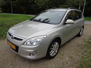 Hyundai i30 CW 1.6i Style AUTOMAAT! Leder! Trekhaak! NAP!