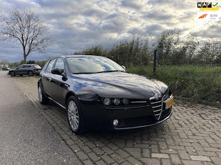 Alfa Romeo 159 Sportwagon 2.4 JTD Q-Tronic Business, Automaat, Climate control, Cruise control, Bluetooth, LM-velgen, Boekjes aanw