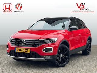 Volkswagen T-Roc 1.5 TSI Sport | Automaat | Schuif/kantel panodak | Apple Carplay | ACC | PDC | Achteruitrijcamera | Trekhaak | Stoelverwarming | Navi | Digital dash