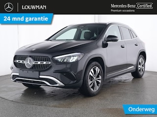 Mercedes-Benz GLA 250 e Plug-In Hybride Trekhaak | AC en DC Laden | Dodehoek Assist | 360° camera | Ledkoplampen | Stuur en SToelverwarming. Inclusief 24 maanden Mercedes-Benz Certified garantie voor Europa.