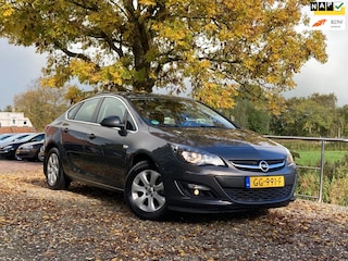 Opel Astra 1.4 Turbo Blitz | Navi + Clima + Cruise nu €6.975,-!!