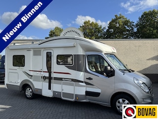 Renault 5 Adria Matrix Supreme M 657SF 150 pk Euro5 Master **Uitmuntende staat/4 zitplaatsen/6 slaapplaatsen/Ruime rondzit/Alde/Zonnepaneel/Luchtvering/Deursloten/Slechts 53.805 km**