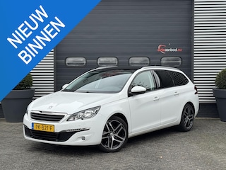 Peugeot 308 SW 1.2 PureTech Blue Lion | Panoramadak | Navigatie | 18 Inch Lichtmetalen Velgen | DAB | Privacy Glass |
