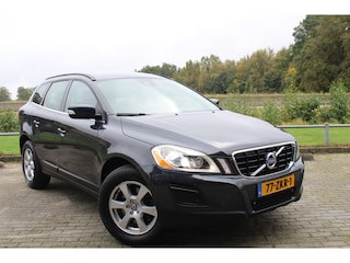 Volvo XC60 2.0 D3 Summum Navi Trekhaak Bi-Xenon Cruise control Pdc v+a
