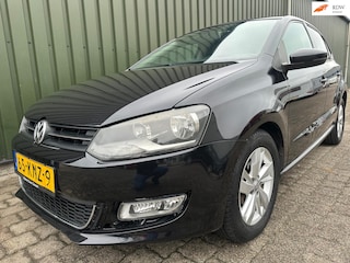 Volkswagen Polo 1.4-16V Highline Automaat met Nieuwe APK