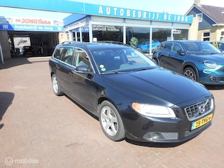 Volvo V70 2.0 D3 163PK Momentum TREKHAAK+LEER+XENON